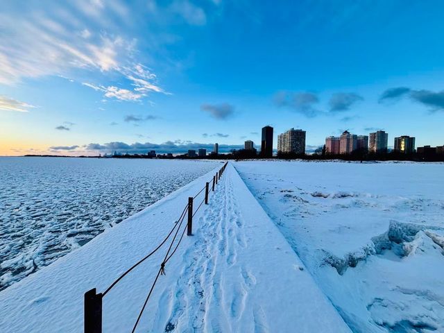 5801 N Sheridan Road 12E, Chicago, IL 60660