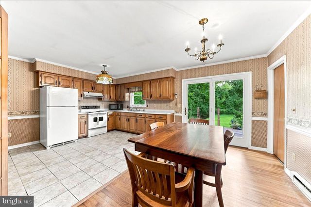 4060 MOUNT RD, Aston, PA 19014