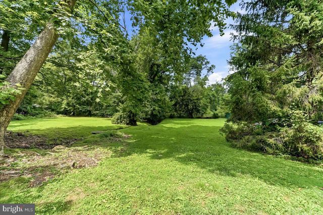 4060 MOUNT RD, Aston, PA 19014