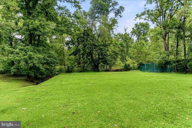 4060 MOUNT RD, Aston, PA 19014