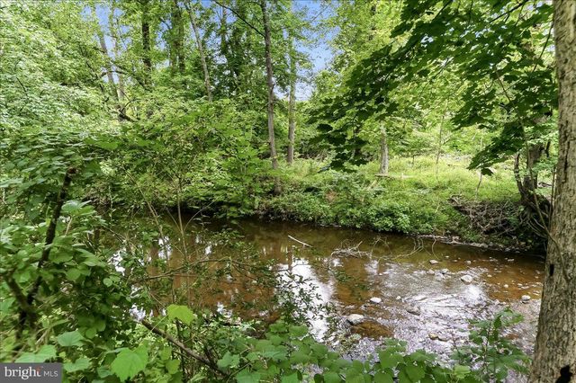4060 MOUNT RD, Aston, PA 19014