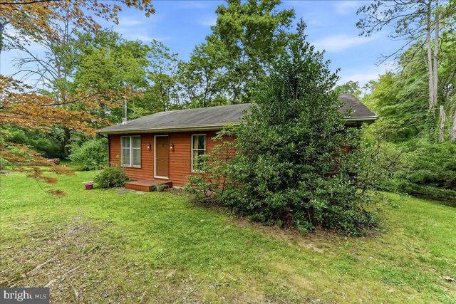 4060 MOUNT RD, Aston, PA 19014