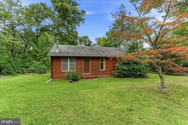 4060 MOUNT RD, Aston, PA 19014