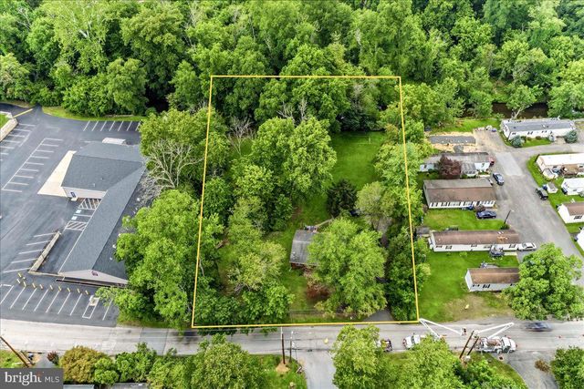 4060 MOUNT RD, Aston, PA 19014