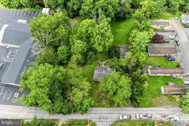 4060 MOUNT RD, Aston, PA 19014
