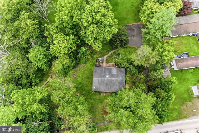 4060 MOUNT RD, Aston, PA 19014