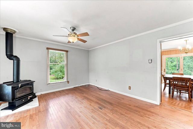 4060 MOUNT RD, Aston, PA 19014