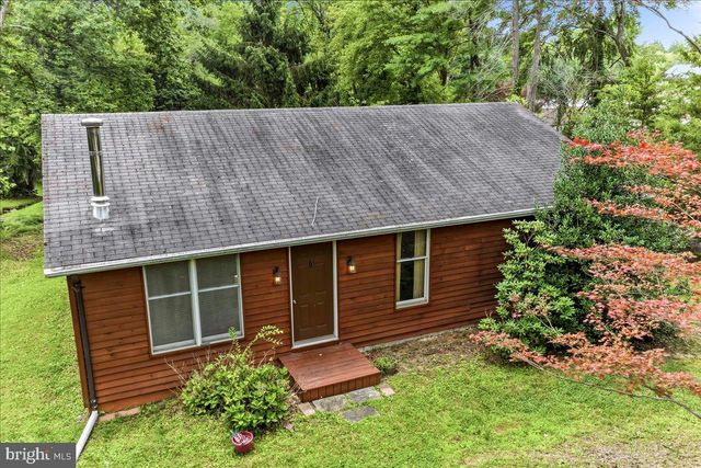 4060 MOUNT RD, Aston, PA 19014