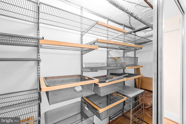 3001 PORTER ST NW #100, Washington, DC 20008