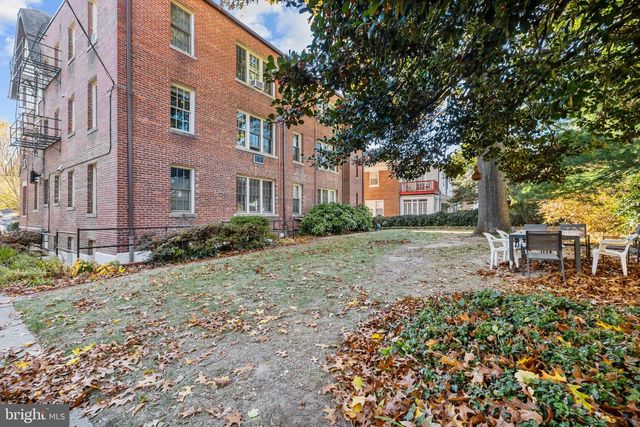 3001 PORTER ST NW #100, Washington, DC 20008