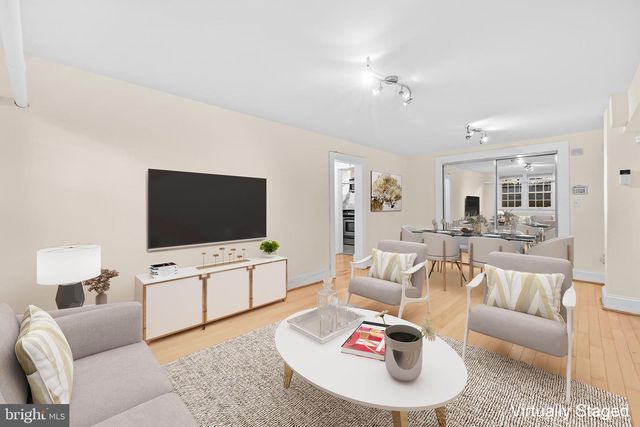 3001 PORTER ST NW #100, Washington, DC 20008