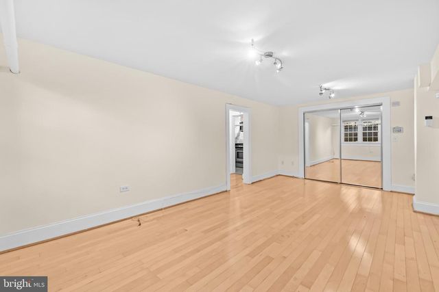 3001 PORTER ST NW #100, Washington, DC 20008