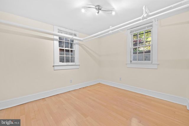 3001 PORTER ST NW #100, Washington, DC 20008