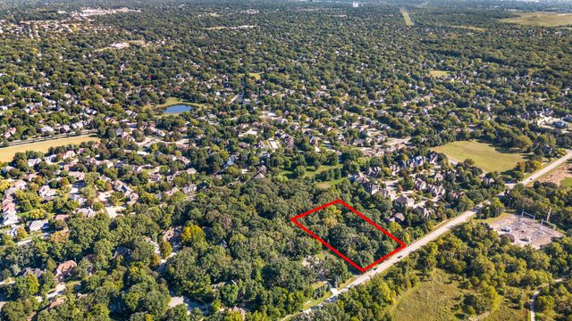25 W 500 Royce Road, Naperville, IL 60565