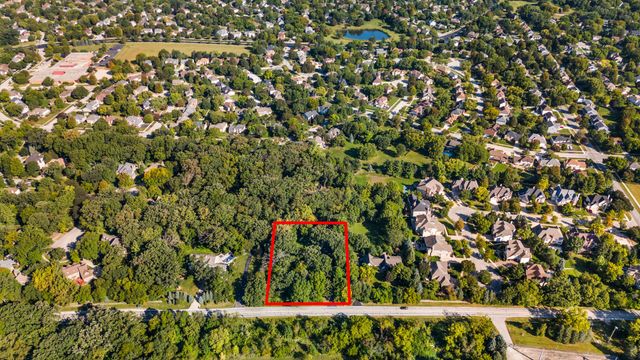25 W 500 Royce Road, Naperville, IL 60565