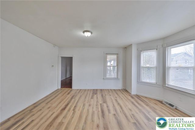 303 West Lincoln Street, Easton, PA 18042