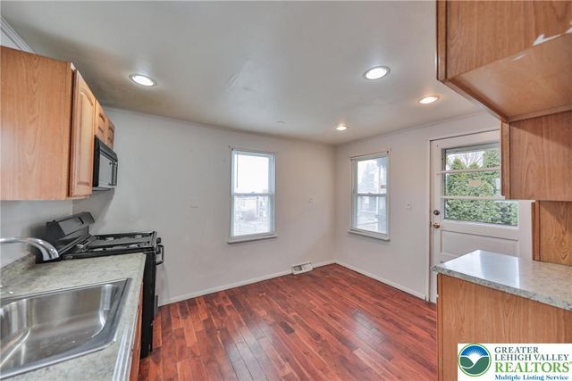 303 West Lincoln Street, Easton, PA 18042