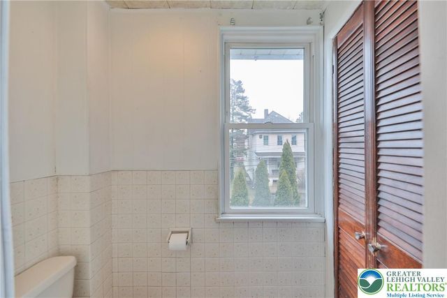 303 West Lincoln Street, Easton, PA 18042