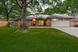 3303 Thorn Hill Drive, Arlington, TX 76001