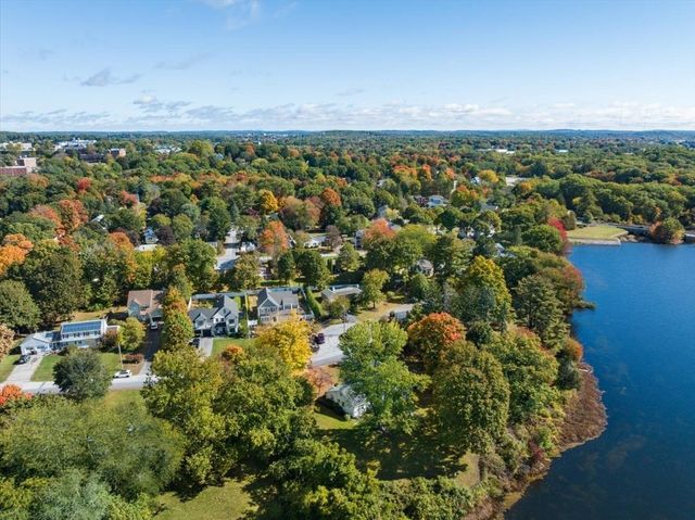 78 Salem End Lane, Framingham, MA 01702