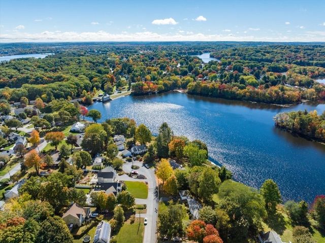 78 Salem End Lane, Framingham, MA 01702