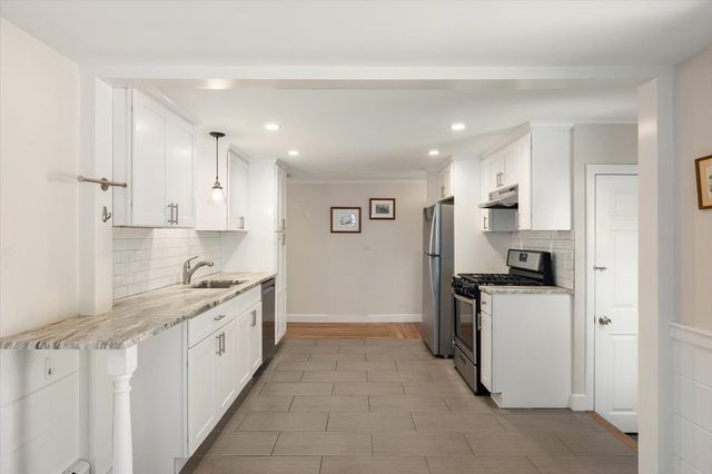 78 Salem End Lane, Framingham, MA 01702