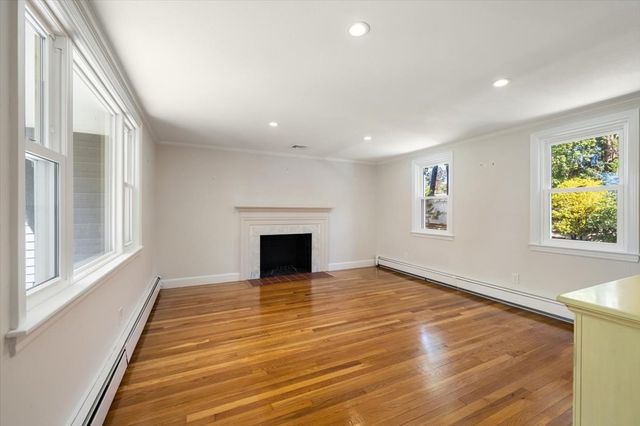78 Salem End Lane, Framingham, MA 01702