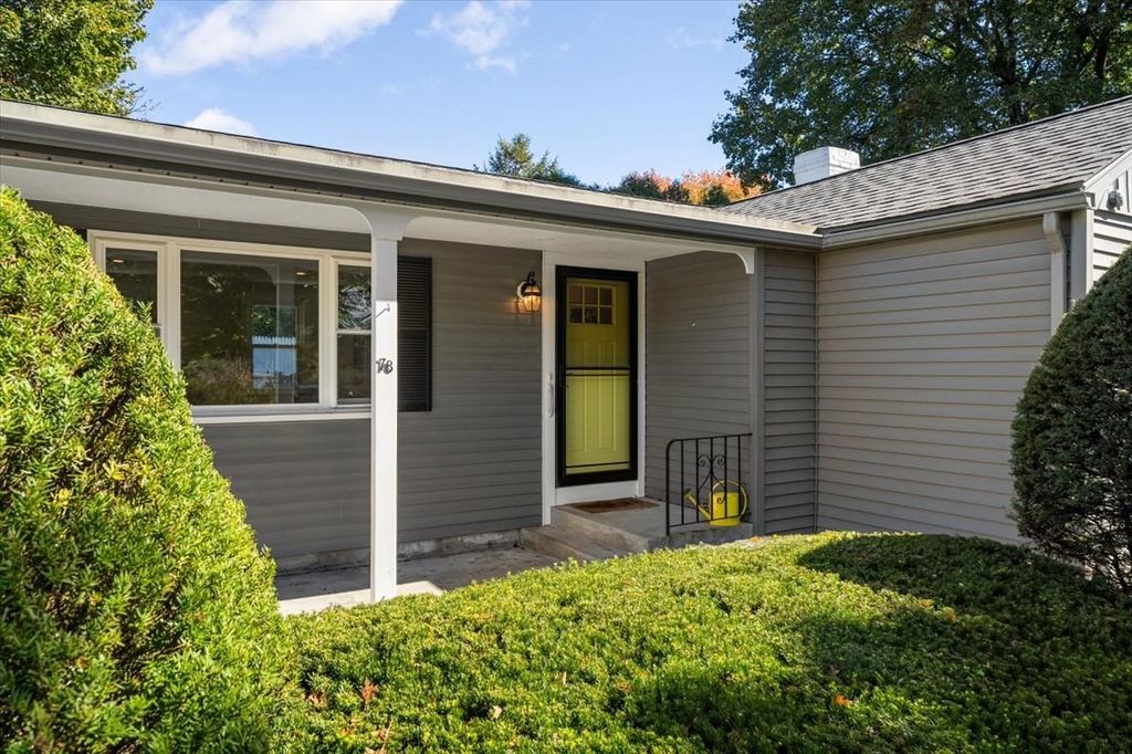 78 Salem End Lane, Framingham, MA 01702