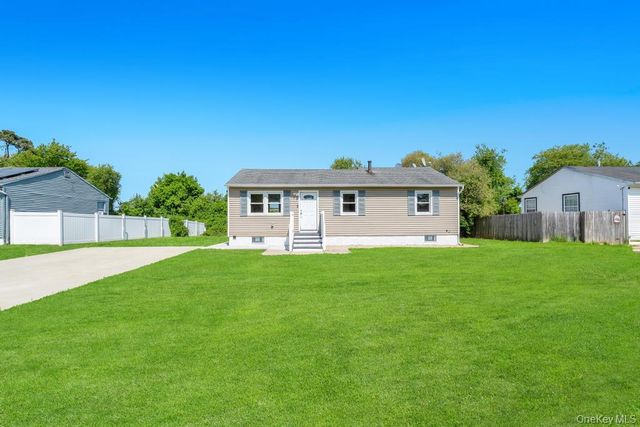 941 Provost Avenue, Bellport, NY 11713