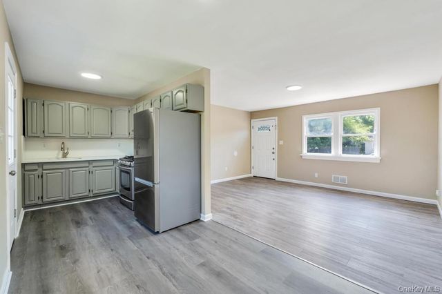 941 Provost Avenue, Bellport, NY 11713