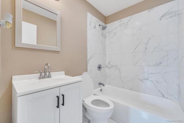 941 Provost Avenue, Bellport, NY 11713