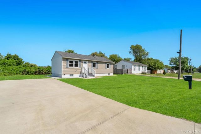 941 Provost Avenue, Bellport, NY 11713