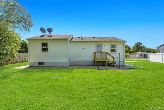 941 Provost Avenue, Bellport, NY 11713