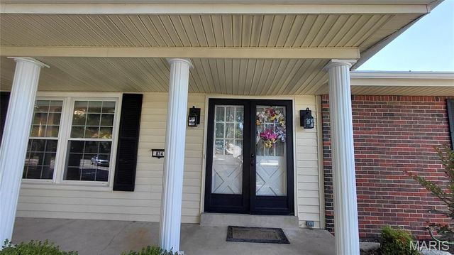 874 Hollyridge Drive, Ballwin, MO 63011