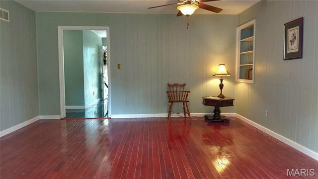 874 Hollyridge Drive, Ballwin, MO 63011