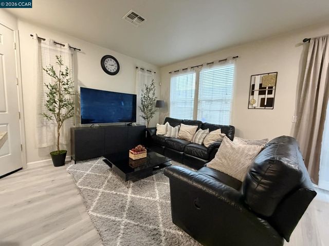 556 Heritage Cir, San Lorenzo, CA 94580