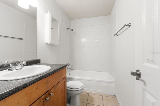 1810 NW 23 BOULEVARD 201, Gainesville, FL 32605