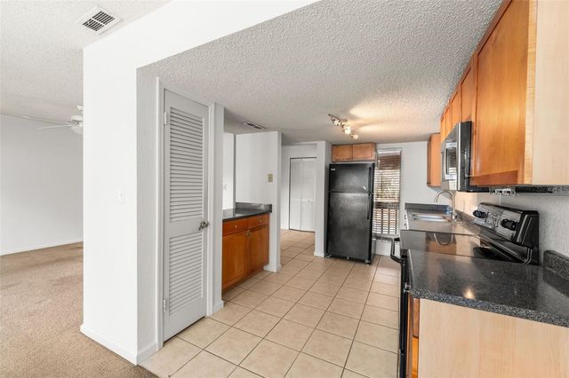 1810 NW 23 BOULEVARD 201, Gainesville, FL 32605