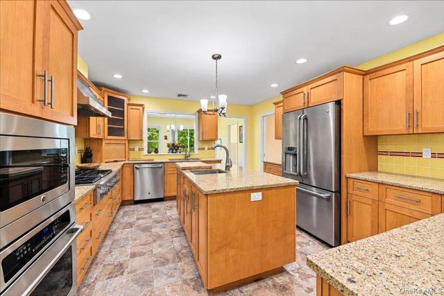 3740 Eleanor Drive, Mohegan Lake, NY 10547