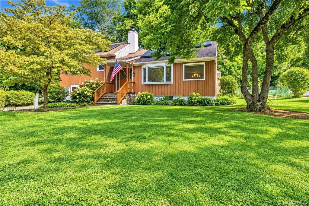 3740 Eleanor Drive, Mohegan Lake, NY 10547 — exterior