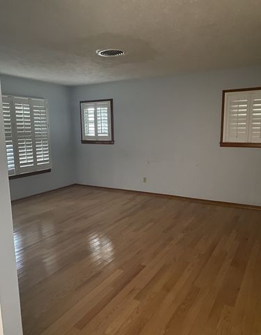 1119 Jefferson St, Alice, TX 78332
