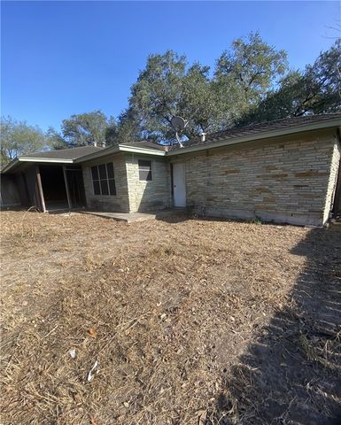 1119 Jefferson St, Alice, TX 78332