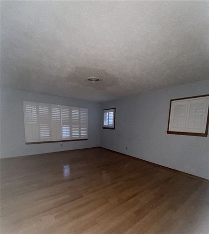 1119 Jefferson St, Alice, TX 78332