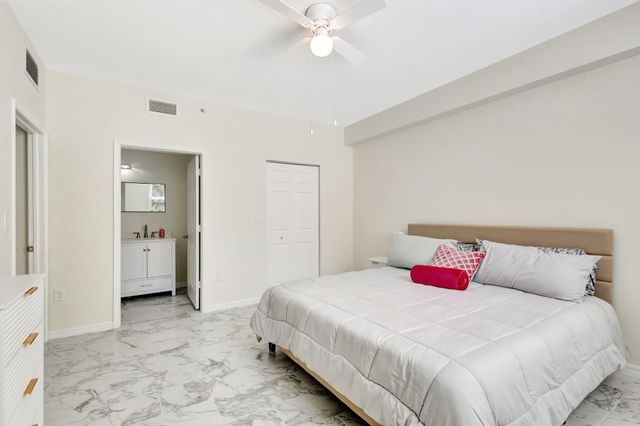 802 W WINDWARD Way 316, Lantana, FL 33462