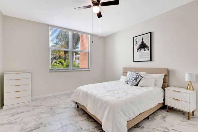 802 W WINDWARD Way 316, Lantana, FL 33462