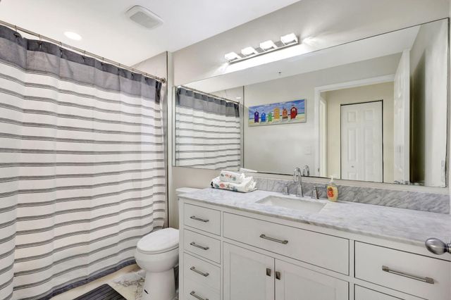 802 W WINDWARD Way 316, Lantana, FL 33462