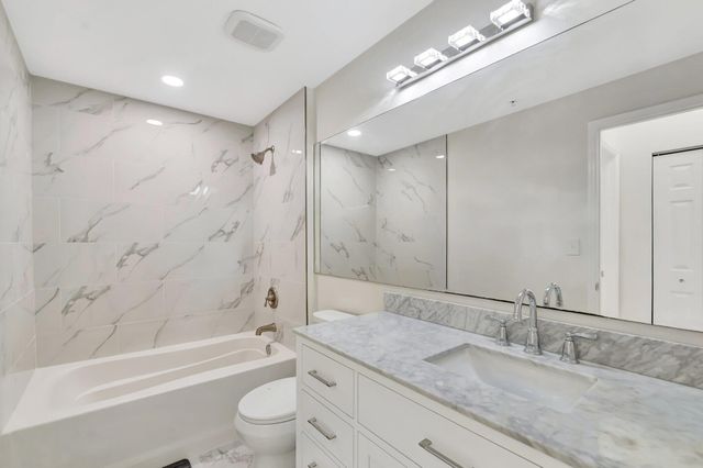 802 W WINDWARD Way 316, Lantana, FL 33462