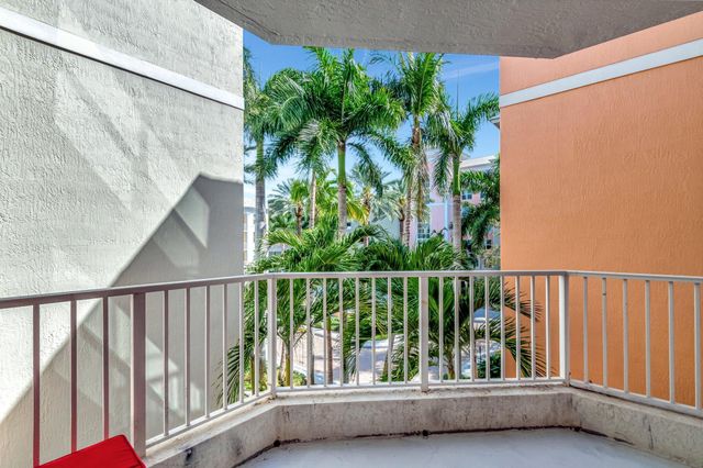 802 W WINDWARD Way 316, Lantana, FL 33462