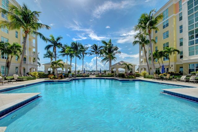 802 W WINDWARD Way 316, Lantana, FL 33462