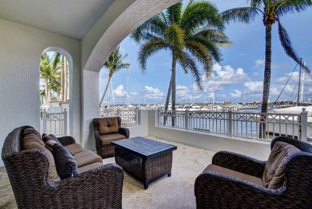 802 W WINDWARD Way 316, Lantana, FL 33462